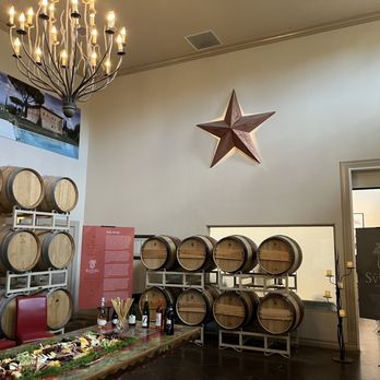 Zin Valle Vineyards - wine barrels and a star - Wineries Near Me - Canutillo, Texas Zin Valle Vineyards - wine barrels and a star - Wineries Near Me - Canutillo, Texas