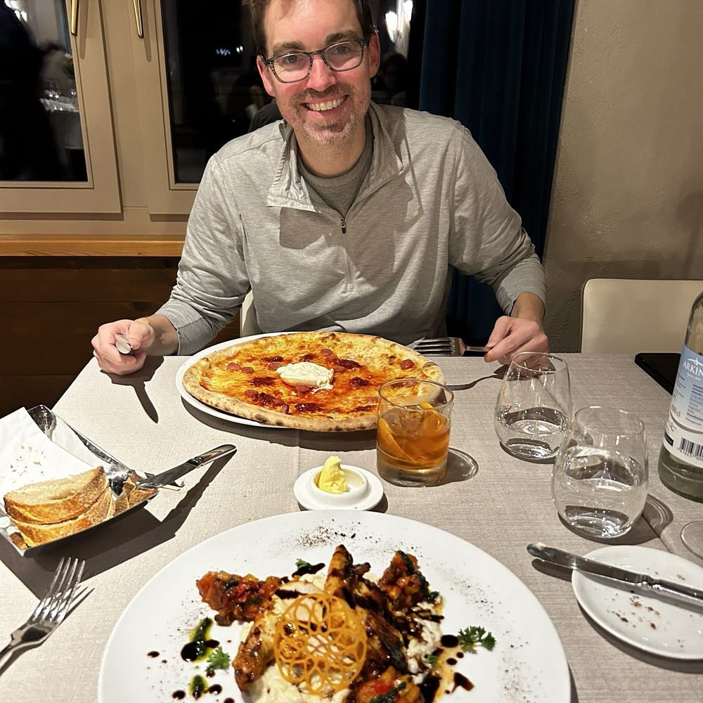 Restaurant Caprice - Pizza & chicken dish are amazing - Italian Near Me - Wengen, BE Restaurant Caprice - Pizza & chicken dish are amazing - Italian Near Me - Wengen, BE