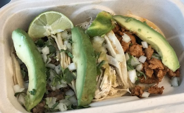 Tacos El Tajin Food Truck 1 by null