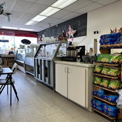 La Placita - Counter, chip stand and coffee area