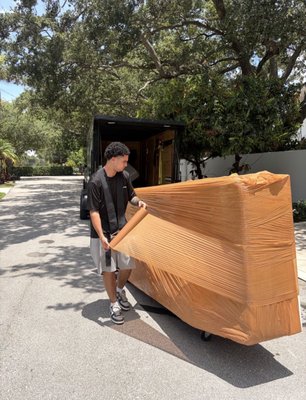 South Florida to Macon, GA - Long distance move from South Florida to Macon, Georgia. Our crew handled the loading, wrapping and transportation to make sure everything arrived safely. Another successful out-of-state move for JD Moving Co