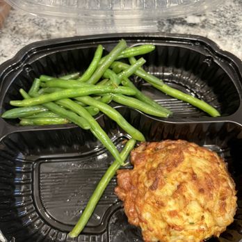 Pappas Restaurant - Crab cake - Seafood Near Me - Parkville, Maryland Pappas Restaurant - Crab cake - Seafood Near Me - Parkville, Maryland