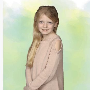 Geskus Studios & Yearbook Publishing - This is my daughters spring picture 2018. - Session Photography Near Me - Stratham, New Hampshire