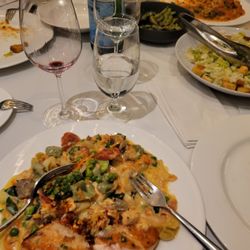 Mesa Verde Country Club - Lavish food curated by connoisseurs and freshly made by quality chefs.