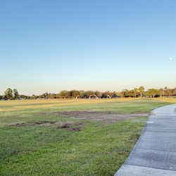 Chuck Pezoldt Park - Walking and jogging at Chuck Pezoldt park