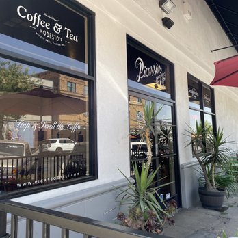 Picassos Gourmet Deli - Outdoor patio - Delis Near Me - Modesto, California Picassos Gourmet Deli - Outdoor patio - Delis Near Me - Modesto, California