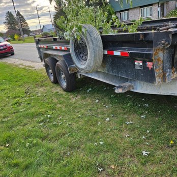 Ando Propert Services - Enclosed trailer after tree trimming - Painters Near Me Ando Propert Services - Enclosed trailer after tree trimming - Painters Near Me