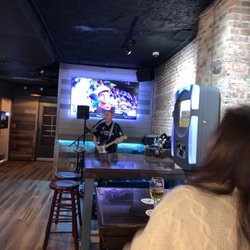 Healy's Bar & Grill