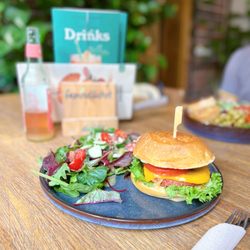 Froindlichst - Chili Cheeeez Burger