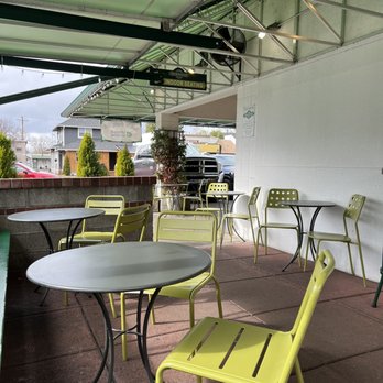 Newman's Fish - Outdoor, covered seating - Seafood Near Me - Eugene, Oregon