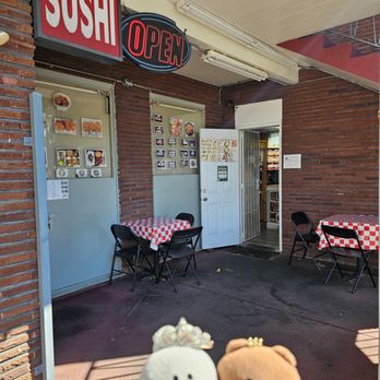 Aloha Sushi - Outside - Sushi Bars Near Me - Honolulu, Hawaii