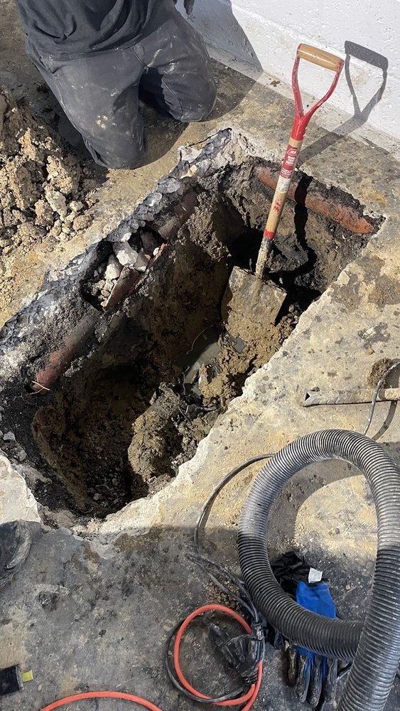 Slide of Motown Plumbing E-Z Sewer & Drain