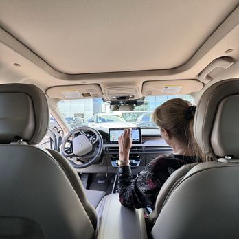 Caruso Ford Lincoln - Julie helped us set up our phone to Apple CarPlay - Auto Repair Near Me - Long Beach, California Caruso Ford Lincoln - Julie helped us set up our phone to Apple CarPlay - Auto Repair Near Me - Long Beach, California