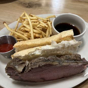 Filos Tavern - Prime rib sandwich - American Near Me - Winchester, Tennessee Filos Tavern - Prime rib sandwich - American Near Me - Winchester, Tennessee