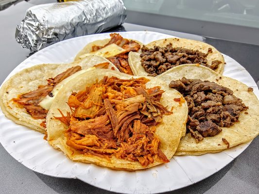 Leo’s Tacos Truck by null