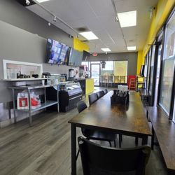 Mee Ramen - Dining area