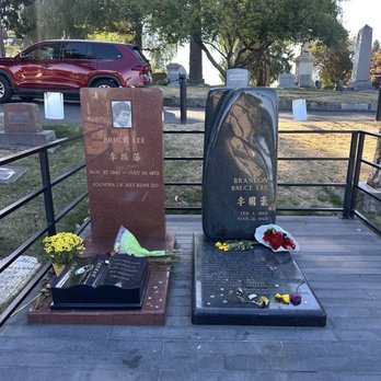Bruce Lee and Brandon Lee Gravesite - Landmarks & Historical Buildings Near Me - Seattle, Washington Bruce Lee and Brandon Lee Gravesite - Landmarks & Historical Buildings Near Me - Seattle, Washington