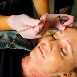 The Wax Babe - Eyebrow tinting , wax and mapping