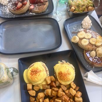 The Nook - Classic Benedict, Nutella Pancakes, Banana Foster, espresso martini - New American Near Me - Pittsburgh, Pennsylvania The Nook - Classic Benedict, Nutella Pancakes, Banana Foster, espresso martini - New American Near Me - Pittsburgh, Pennsylvania