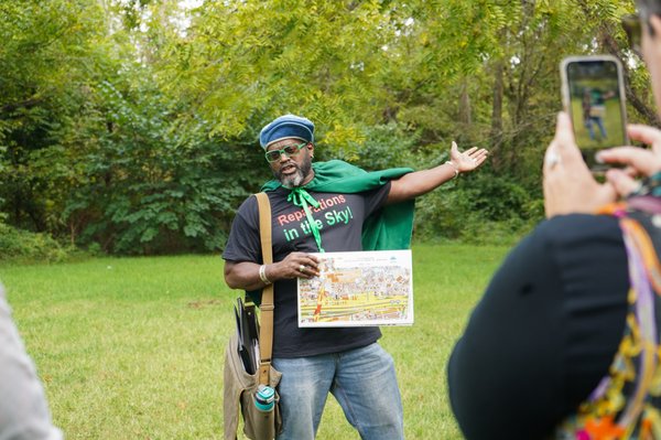 Hood Huggers International by null