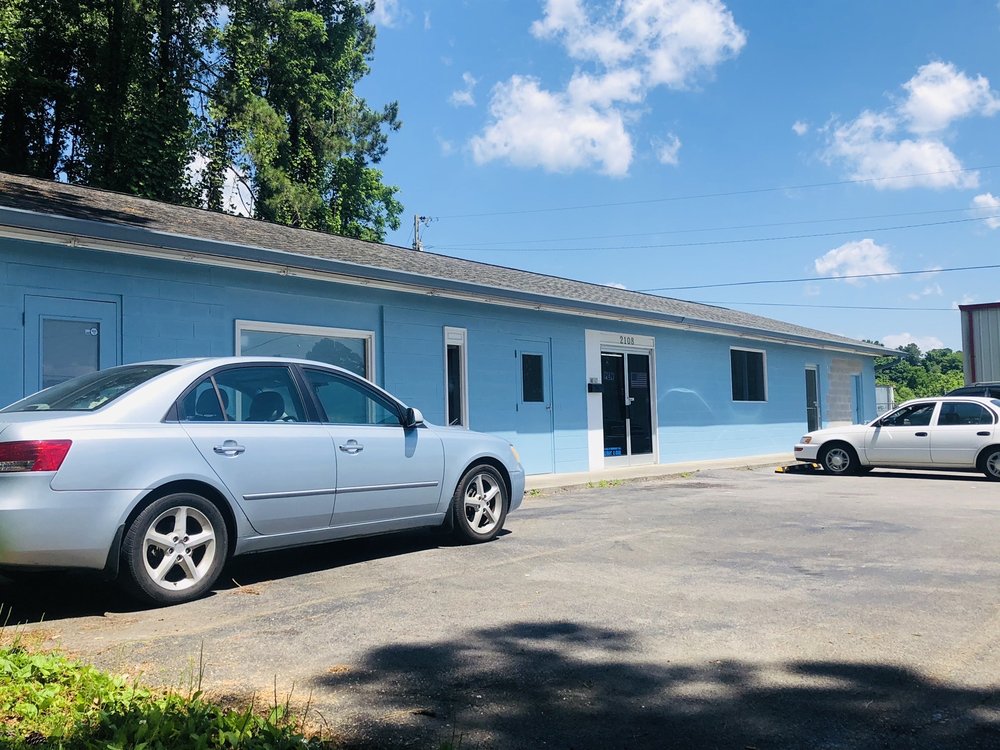 BLUE SPRINGS LAUNDRY Updated August 2024 18 Photos 2108 Blue