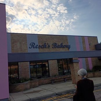 Resch's Bakery - Outside of Resch's Bakery - Donuts Near Me - Gahanna, Ohio Resch's Bakery - Outside of Resch's Bakery - Donuts Near Me - Gahanna, Ohio