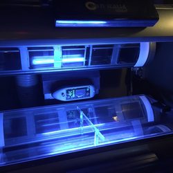 Tan Republic West Linn Central Village - High pressure low UVB tanning bed