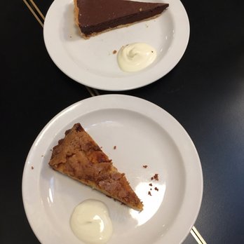 Padella - Nespole and almond tart and the chocolate tart - Italian Near Me - London, XGL Padella - Nespole and almond tart and the chocolate tart - Italian Near Me - London, XGL