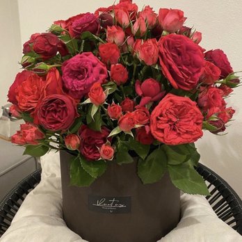 Vanitas - Floral Designers Near Me