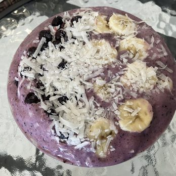 Uptown Nutrition - Berry Bowl - Juice Bars & Smoothies Near Me - CHICAGO, Illinois Uptown Nutrition - Berry Bowl - Juice Bars & Smoothies Near Me - CHICAGO, Illinois