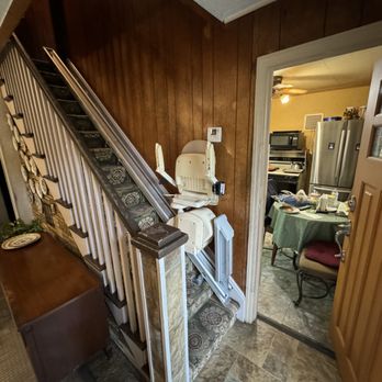 Stairlift King - Acorn stairlift, Brooks stairlift, stairlift installation, stairlift repair - Mobility Equipment Sales & Services Near Me
