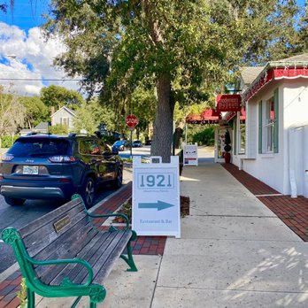 1921 Mount Dora - Patio Entrance - Cocktail Bars Near Me - Mount Dora, Florida