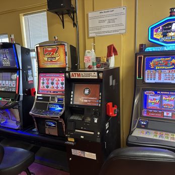 Anna's Pizza - a row of slot machines - Pizza Near Me - Streator, Illinois Anna's Pizza - a row of slot machines - Pizza Near Me - Streator, Illinois