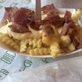 Shake Shack Orlando Premium Outlets - Food Court - Bacon Cheese Fries - Burgers Near Me - Orlando, Florida Shake Shack Orlando Premium Outlets - Food Court - Bacon Cheese Fries - Burgers Near Me - Orlando, Florida