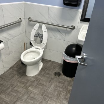 Pho Phong Luu - Men's room - Vietnamese Near Me - Austin, Texas Pho Phong Luu - Men's room - Vietnamese Near Me - Austin, Texas
