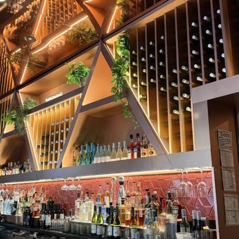 PLANTA Queen Chicago - Bar area - Sushi Bars Near Me - Chicago, Illinois PLANTA Queen Chicago - Bar area - Sushi Bars Near Me - Chicago, Illinois
