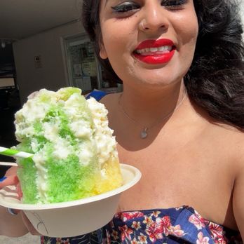 Lahaina Shave Ice - Reggaeton and me! (The smallest size btw haha) - Desserts Near Me - Honolulu, Hawaii Lahaina Shave Ice - Reggaeton and me! (The smallest size btw haha) - Desserts Near Me - Honolulu, Hawaii