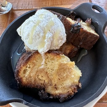 Walloon's Restaurant - Blueberry bread pudding with vanilla bean ice cream - Seafood Near Me - Fort Worth, Texas