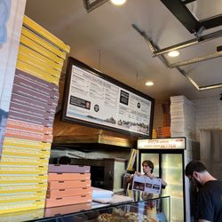 Pizza My Heart - Interior