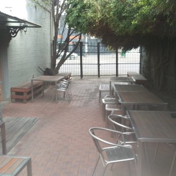 Grandview Hotel - Beer Garden - Hotels Near Me - Fairfield, VIC