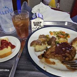 Bellevue Health & Rehabilitation Center - Meatloaf with veggies and strawberry short cake