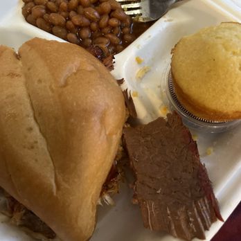 Papa & Ooma's BBQ and Catering - Pulled pork sandwich, beans, cornbread, brisket - Caterers Near Me - Ionia, Michigan Papa & Ooma's BBQ and Catering - Pulled pork sandwich, beans, cornbread, brisket - Caterers Near Me - Ionia, Michigan