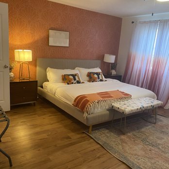 Aparicio House Cleaning Service - Home Cleaning Near Me - Charlottesville, Virginia Aparicio House Cleaning Service - Home Cleaning Near Me - Charlottesville, Virginia
