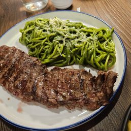 Skirt steak with pesto spaghetti Skirt steak with pesto spaghetti