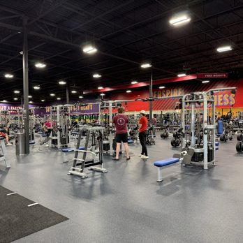 Crunch Fitness - Plano - Gyms Near Me - Plano, Texas