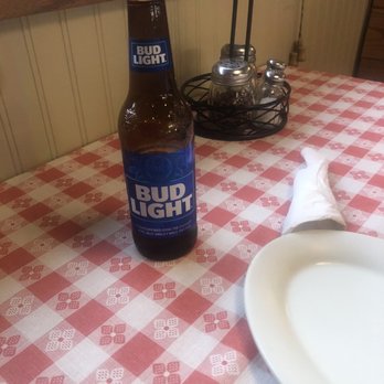 Pizza Hut - Bud light - Pizza Near Me - Saint James, Minnesota