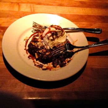 Hillstone - Dessert - Brownie a la mode with Kahlua sauce and crushed espresso beans! - New American Near Me - San Francisco, California Hillstone - Dessert - Brownie a la mode with Kahlua sauce and crushed espresso beans! - New American Near Me - San Francisco, California