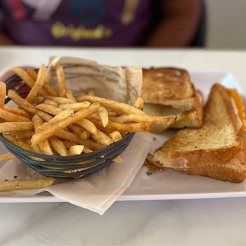 Sugar Factory - Grilled Four Cheese Sandwich - American Near Me - Detroit, Michigan Sugar Factory - Grilled Four Cheese Sandwich - American Near Me - Detroit, Michigan