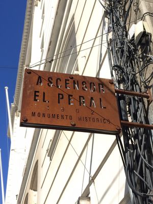 Ascensor El Peral by null