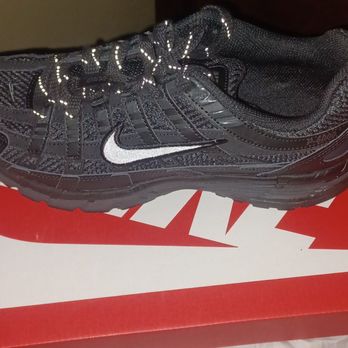 foot locker red nike shoes